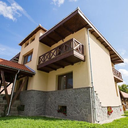 Vila Anna Malnas Bai Bagian luar foto