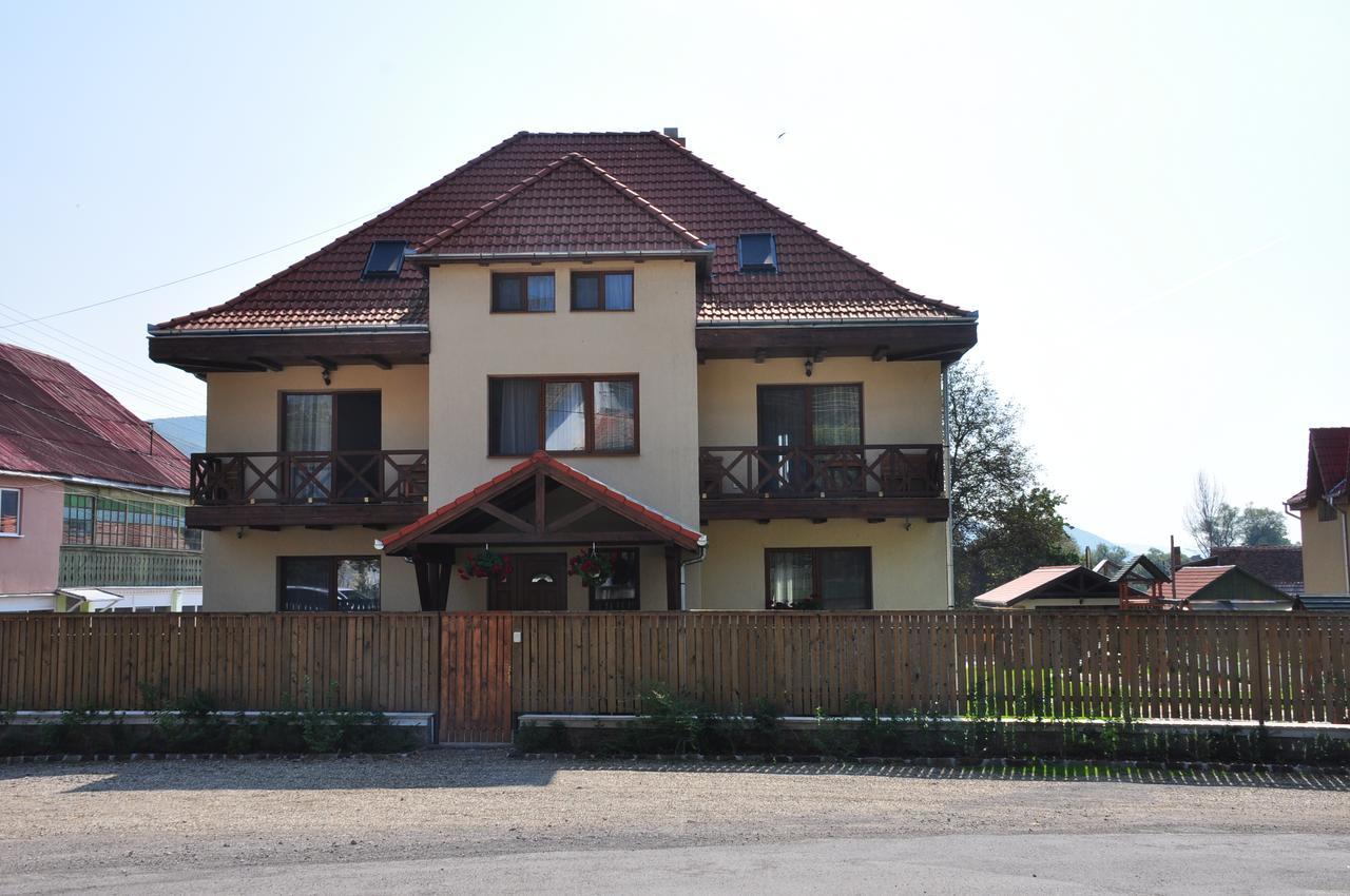 Vila Anna Malnas Bai Bagian luar foto