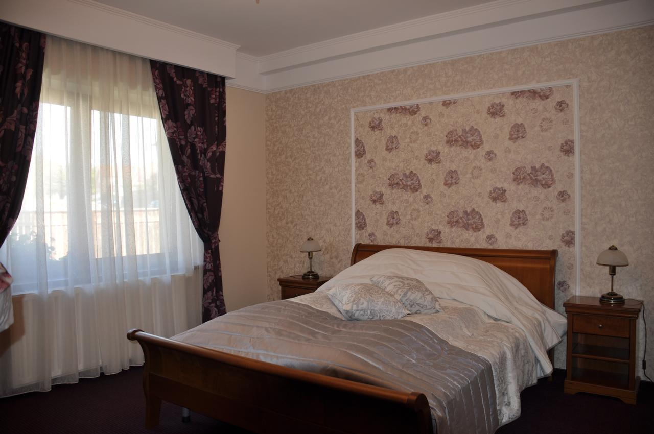 Vila Anna Malnas Bai Bagian luar foto